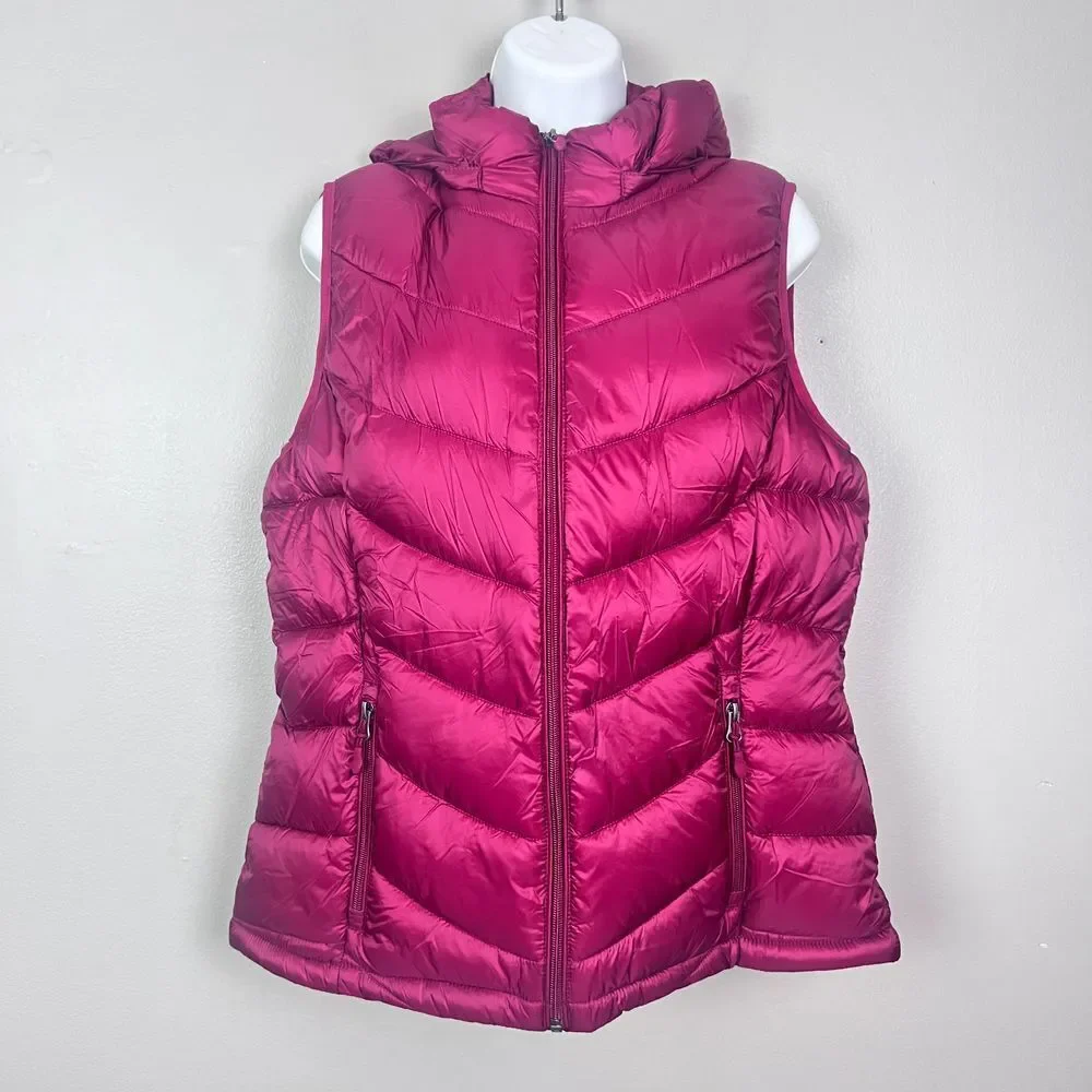 Charter Club Women's Packable Hooded Puffer Vest Garnet Size L - Picture 3 of 9